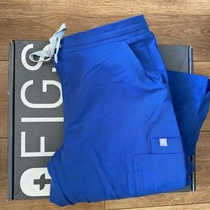 Last chance! FIGS Yola scrub pants in denim